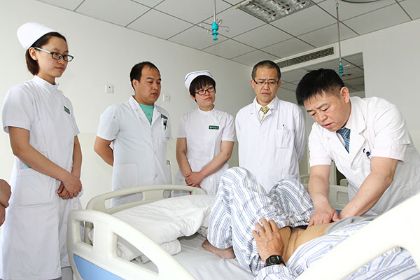 zhuren.jpg